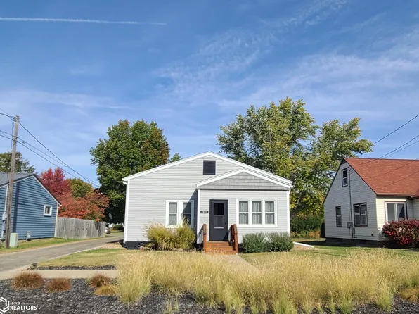 1009 9th Ave E, Oskaloosa, IA 52577