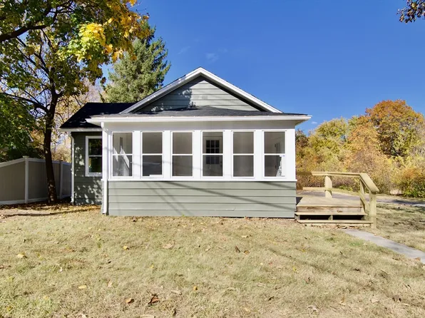 184 Gardens Dr, Springfield, MA 01119