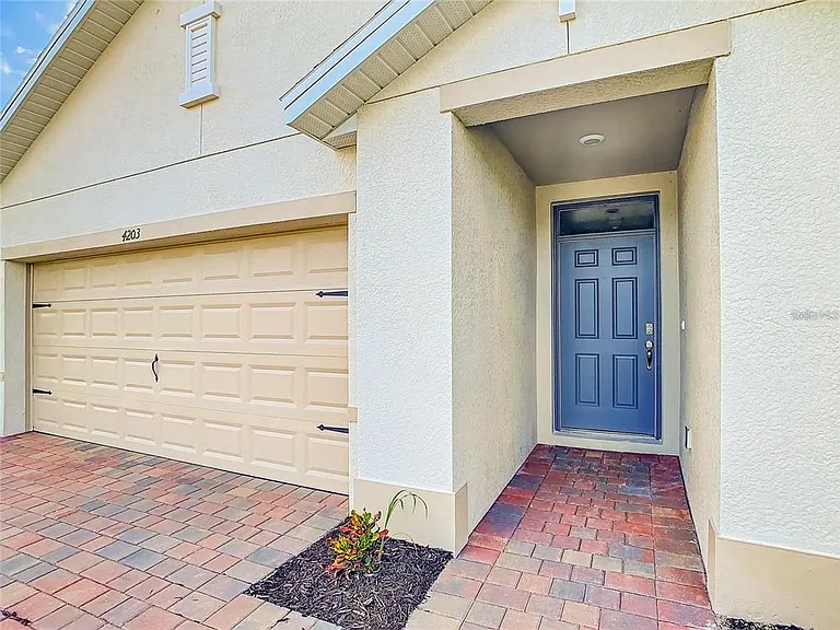 4203 Manatee Ln — Photo 4