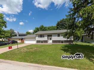 304 Crest Rd, Park View, IA 52748