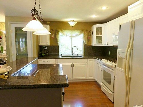 3rd image of 109 Richards Dr