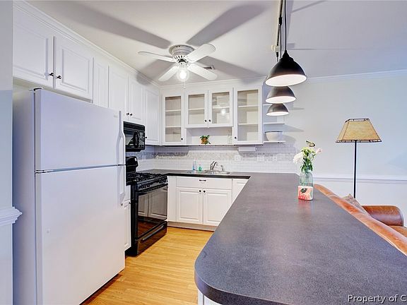 5th image of 122 Sloane Pl