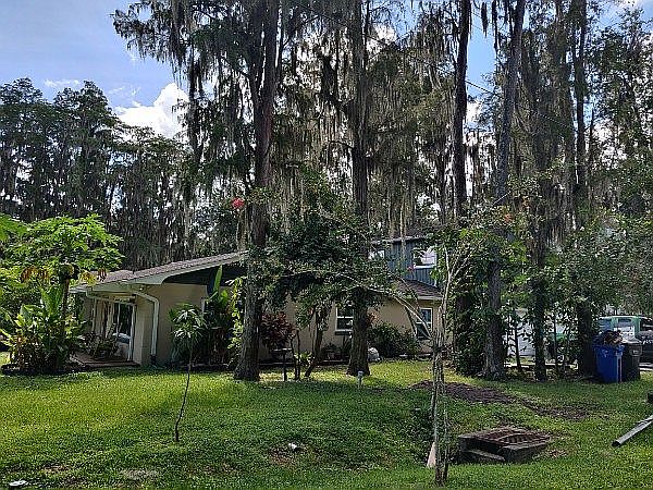 2nd image of 406 1st Ave