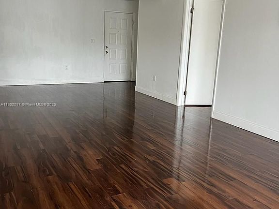 4th image of 731 N Pine Island Rd APT 306