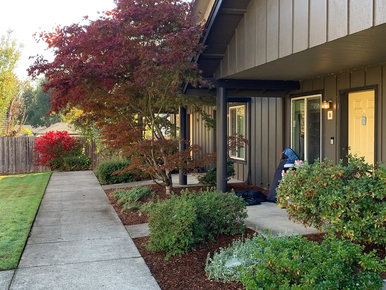 2 bed, 1.5 bath, 990 sqft, $1,425 — Photo 3
