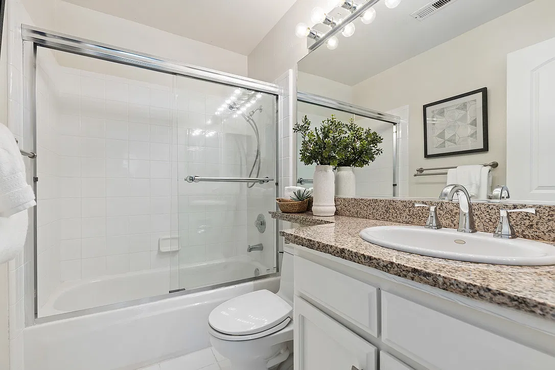 3 bed, 2.5 bath, 1493 sqft, $3,800 — Photo 4
