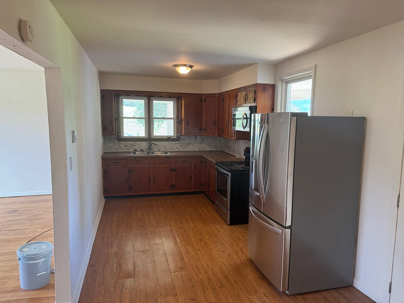 3 bed, 1375 sqft, $995 — Photo 4