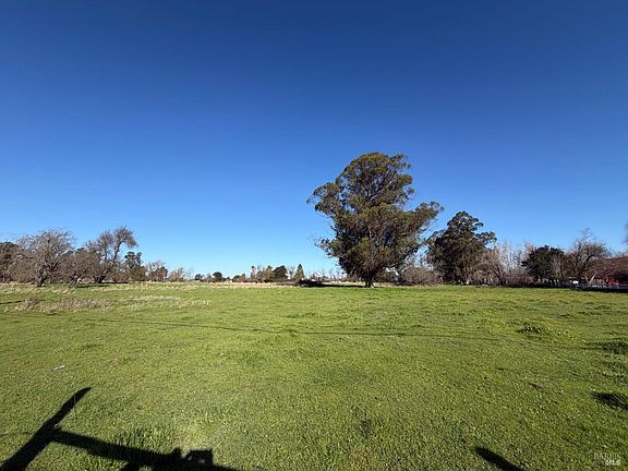 3rd image of 225 Millbrae Avenue