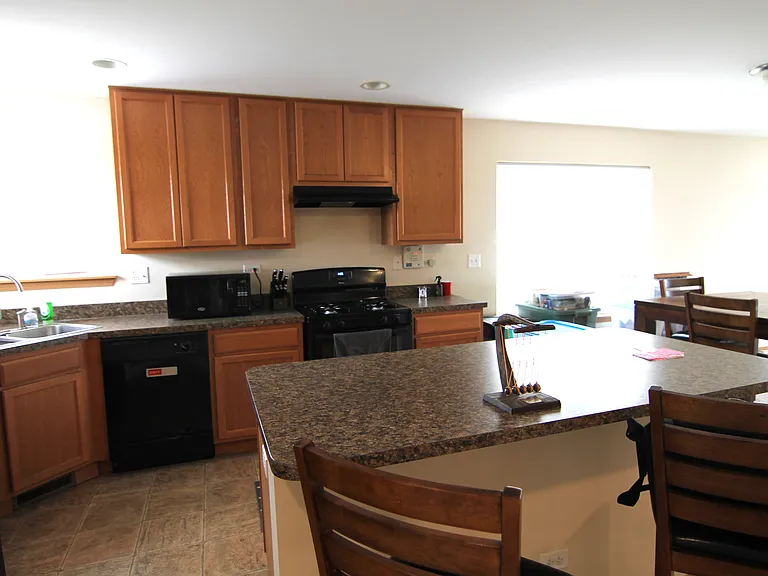 1303 Waverly Dr — Photo 2