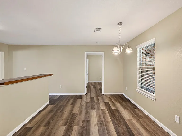 10261 English Manor Dr — Photo 12