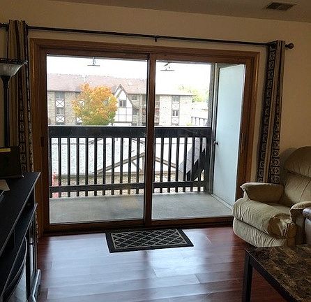3rd image of 5636 W 103rd St APT 303
