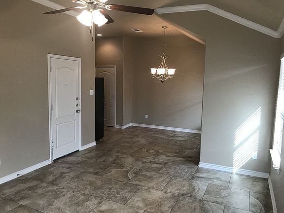 4th image of 4601B Skyflower Ln
