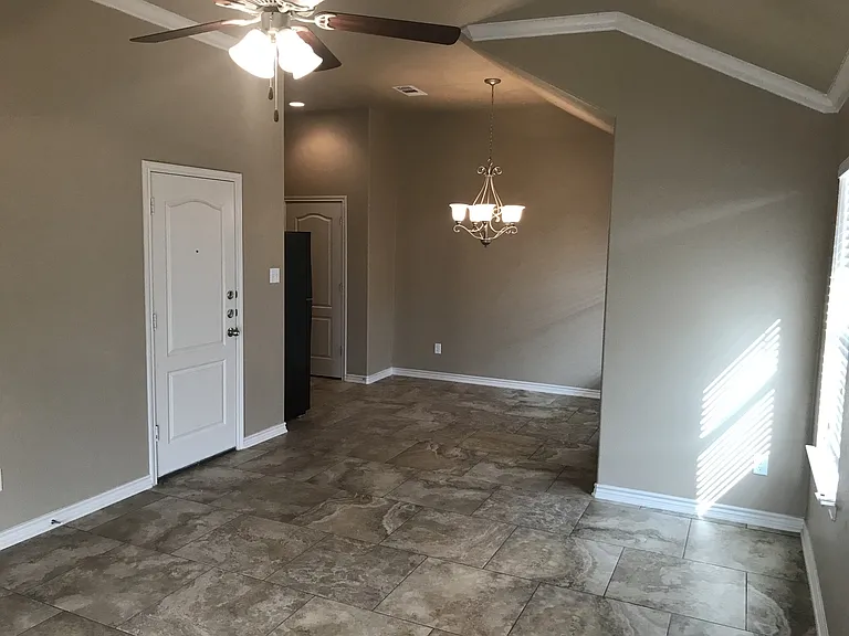 4601B Skyflower Ln — Photo 4