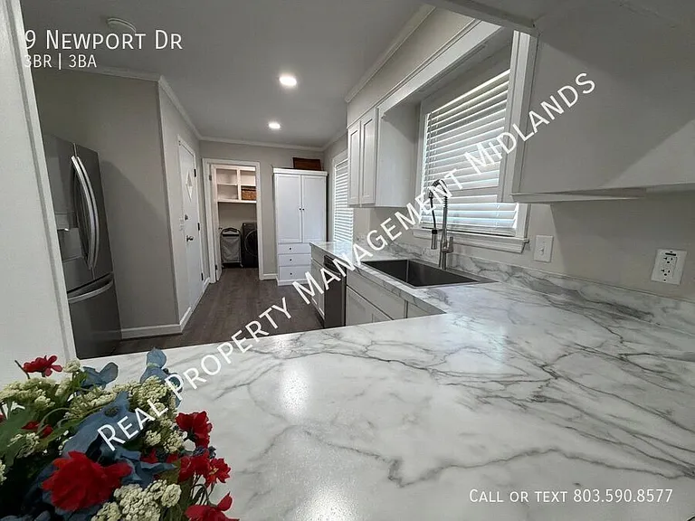 9 Newport Dr — Photo 3