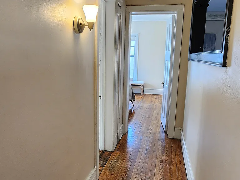 St. James Court Historic Apartments — Photo 28