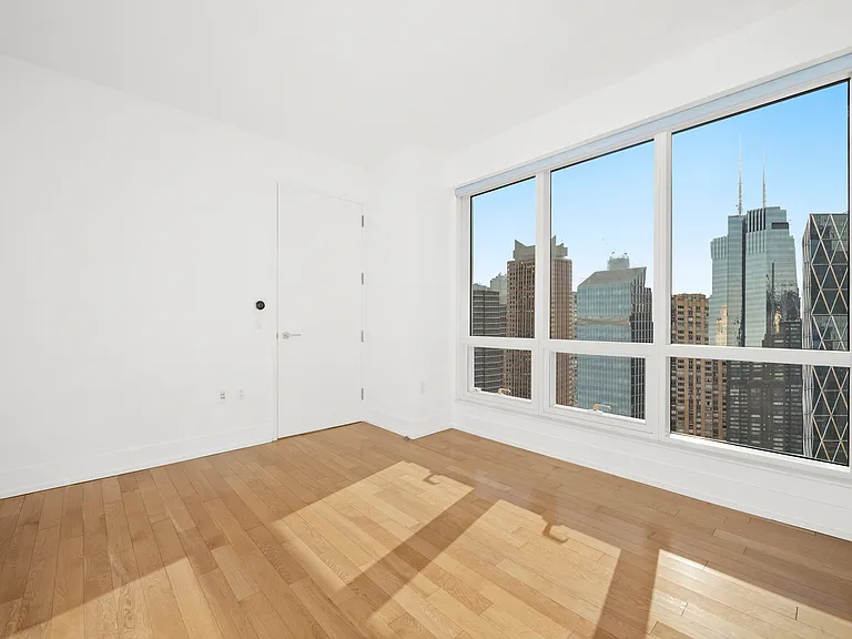 350 W 42nd St #44D — Photo 9