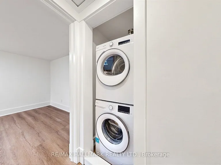 57 Humberside Ave #LOWER LEVEL — Photo 13
