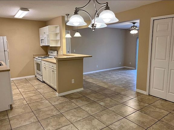 Dining room & Kitchen.