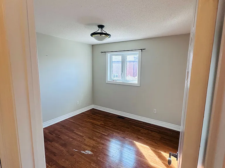 15 Beaverhall Rd — Photo 9
