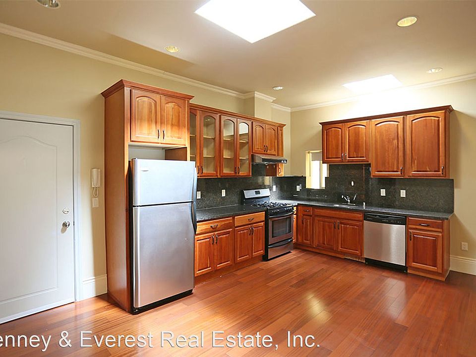 1st image of 736 Washington St #7