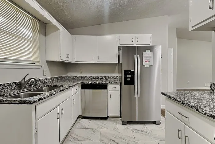 2093 Drake Ct — Photo 6