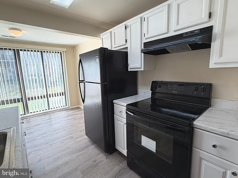 18131 Chalet Dr #24-103 — Photo 7