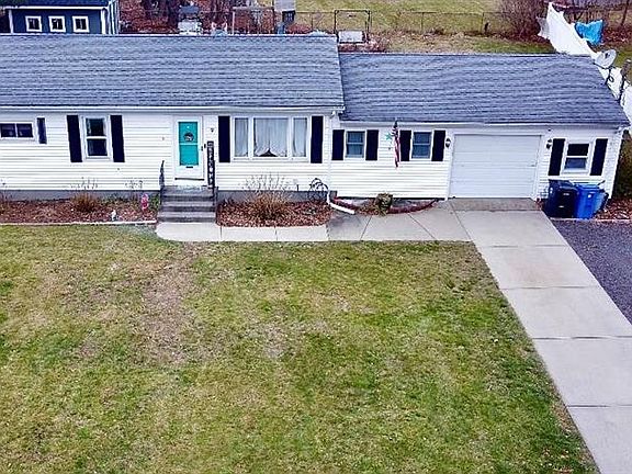 2nd image of 9 Palomino Dr
