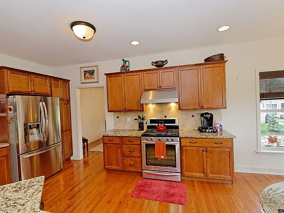 2nd image of 37 Walden Cir