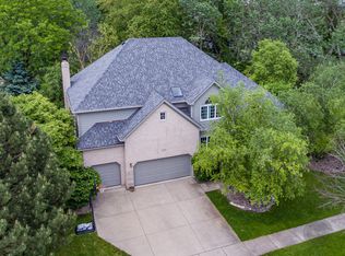 2808 Cheyenne Dr, Naperville, IL 60565