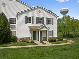 2425 Silverstone Dr #2425, Carpentersville, IL 60110