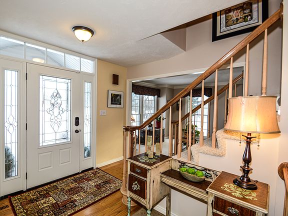 2nd image of 1564 Delmar Cir