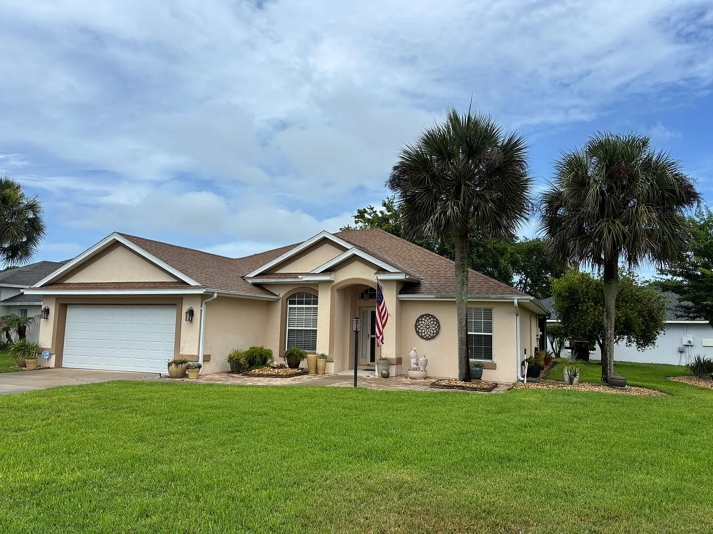 Beautiful Island Home — Photo 1