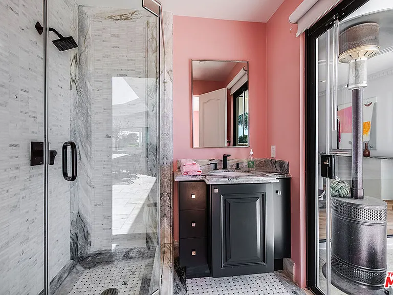 580 Chalette Dr — Photo 36