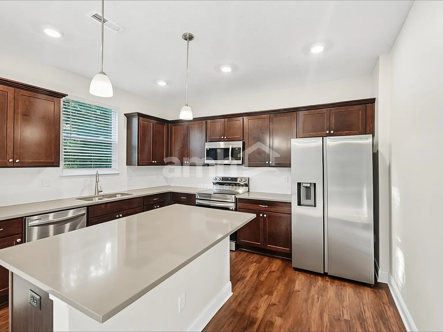 3 bed, 2.5 bath, 2037 sqft, $2,810 — Photo 3