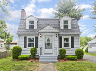 23 Lucerne Rd, Springfield, MA 01119