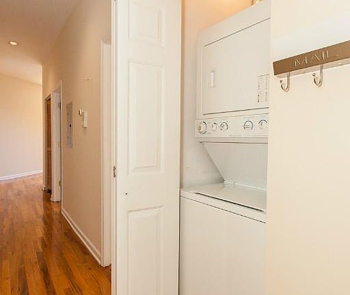 5th image of 2450 N Southport Ave #428