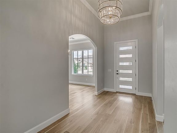 4th image of 2141 Pallante St