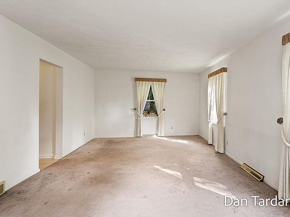 5th image of 1752 Bonneville Dr