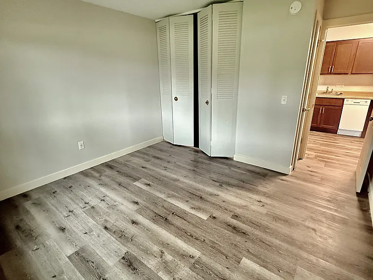 Middleton Commons — Photo 27