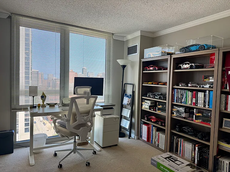 111 W Maple St #1501 — Photo 17