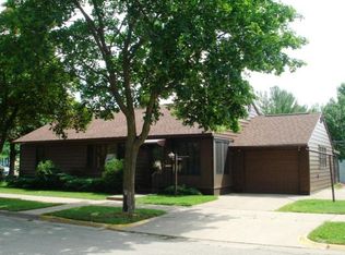 1003 9th St S, La Crosse, WI 54601