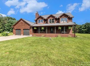 9240 White Rd, Linden, MI 48451