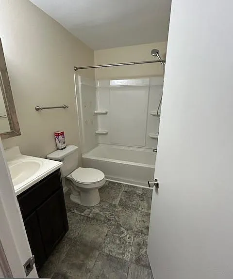 104 Southern Blvd — Photo 7