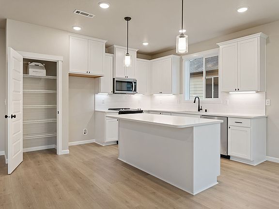 7108 S Hyton ST by Aho Construction