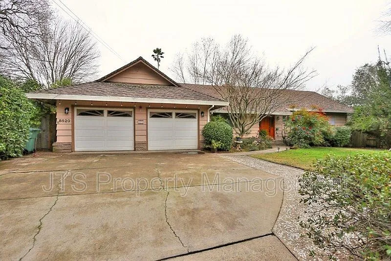 8520 Emperor Dr