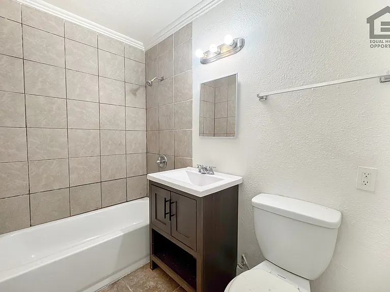 3422 E Culver St — Photo 10
