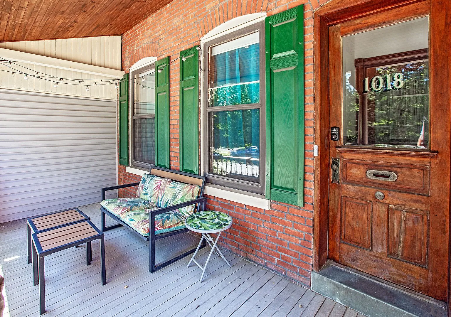 Charming and unique 3 bedroom, 3 bath townhome near Brandywine River and Zoo — Photo 2