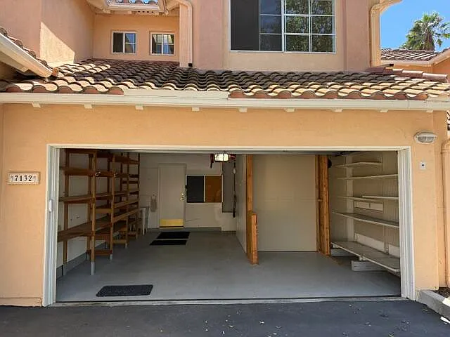 2 bed, 2.5 bath, 1411 sqft, $4,700 — Photo 2