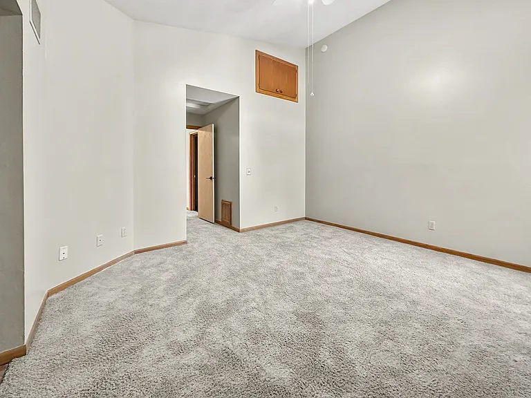 5308 Highpointe Dr — Photo 22
