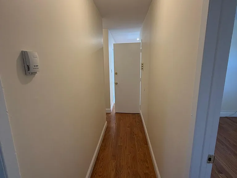 557B Plainview Rd — Photo 15